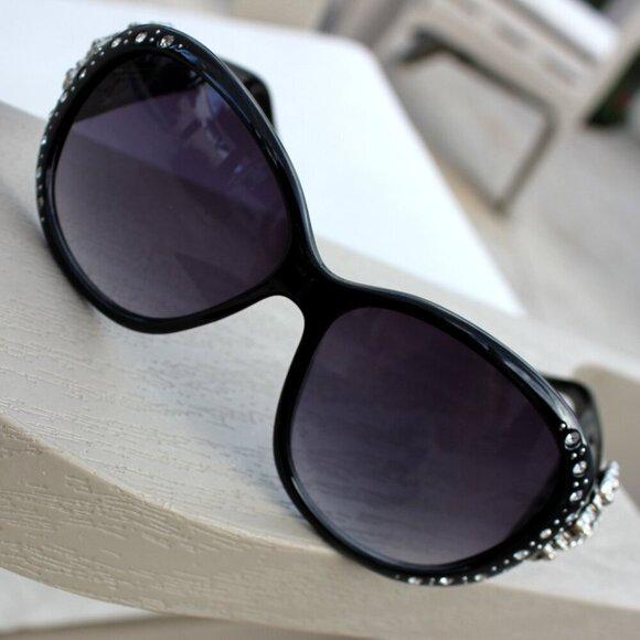Montana West Sunglasses in Black w/Silver Swirl Flower Concho Accents